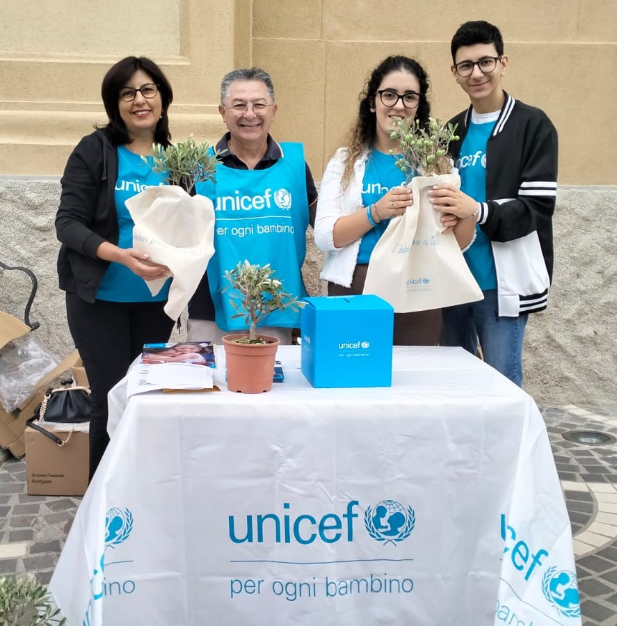 Campagna Ulivo UNICEF 2025: grande successo in tutta Italia. In Provincia di Vibo Valentia vendute oltre 500 piantine 3 2 1