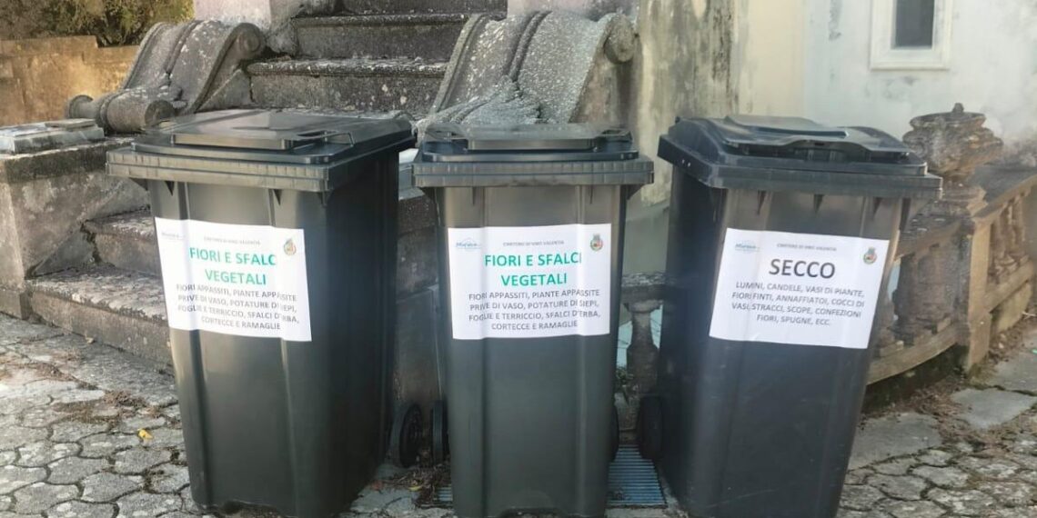 Raccolta differenziata anche nel cimitero di Vibo Valentia: posizionati i bidoni per secco e sfalci