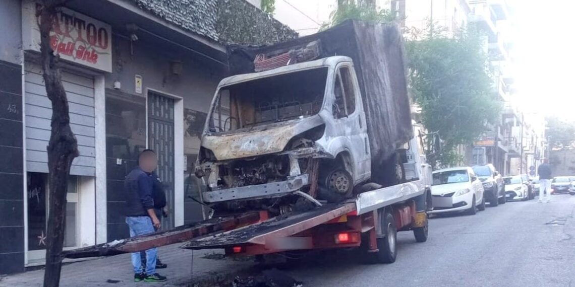 Un altro atto intimidatorio a Reggio Calabria: la risposta è il linguaggio della resistenza e della denuncia 1 Un altro atto intimidatorio a Reggio Calabria: la risposta è il linguaggio della resistenza e della denuncia