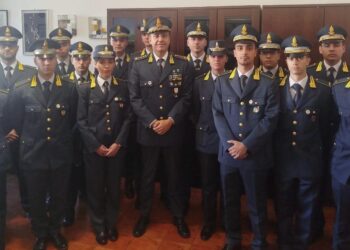 Guardia di Finanza, i 15 nuovi marescialli ricevuti dal Comandante provinciale di Catanzaro 4 Guardia di Finanza, i 15 nuovi marescialli ricevuti dal Comandante provinciale di Catanzaro