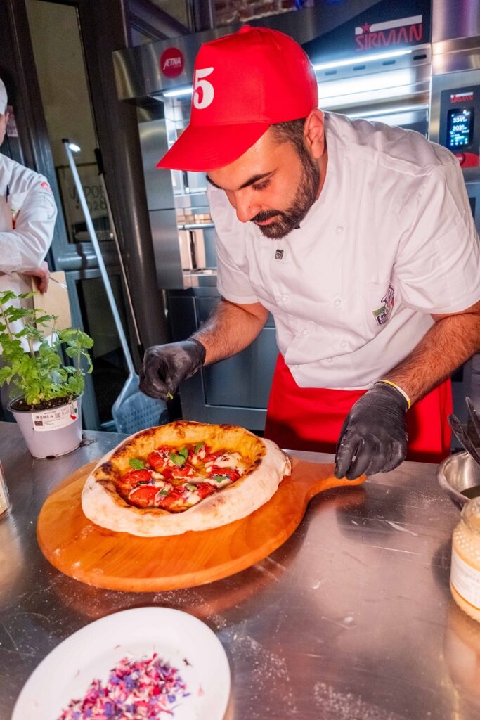 La miglior pizza contemporanea d'Italia è alla Premiata Forneria. Trionfa Antonio D’Angelo orgoglio vibonese ! 2 IMG 8409