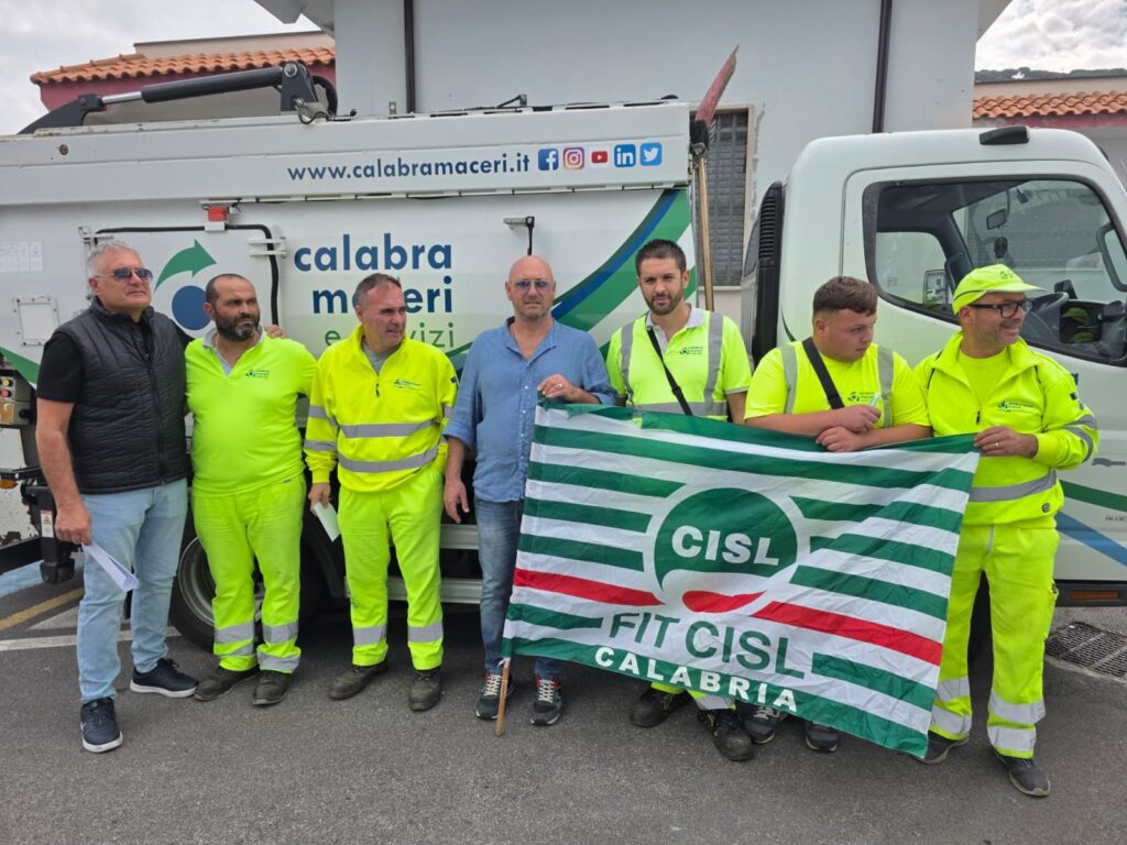 Stallo nel servizio raccolta rifiuti del Comune di Pizzo 1 IMG 9825