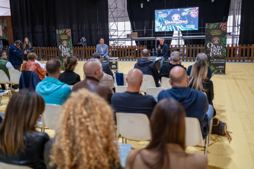 Oktoberfest Calabria 2025, un evento che fa muovere un territorio spinto da persone, musica e passione 3 OKTOBERFEST CALABRIA4