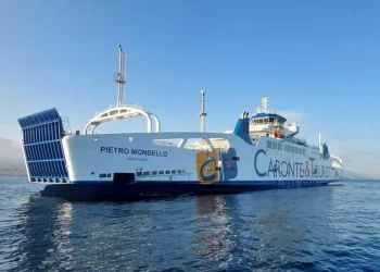 Muore per infarto sul traghetto per Messina