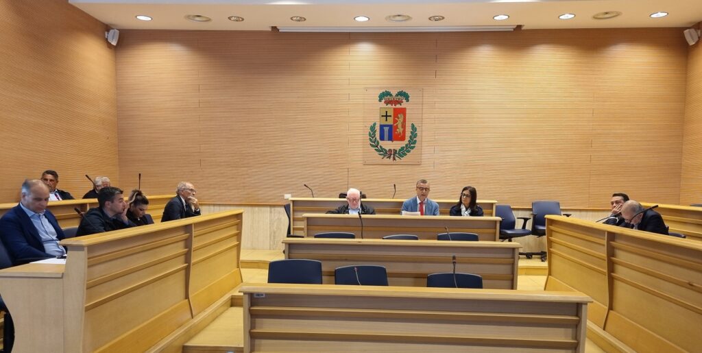 Dimissioni alla Provincia, L'Andolina assicura: è paralisi politica, ma non è paralisi amministrativa né istituzionale 1 Provincia di Vibo. Consiglio del 14 ottobre 2025
