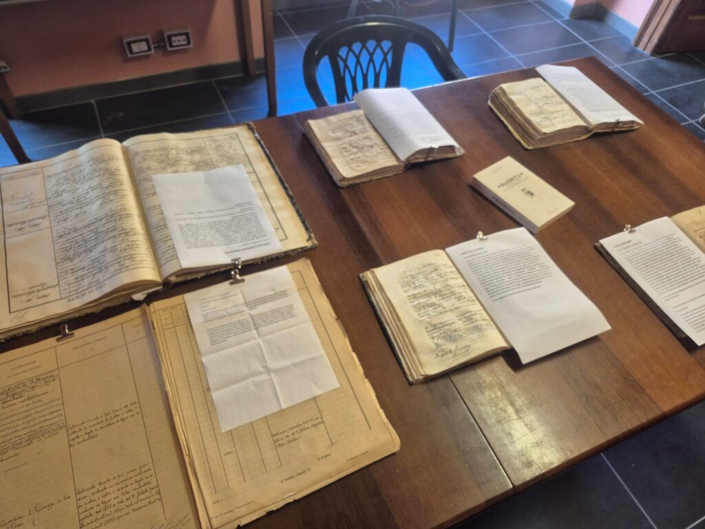 L’Archivio Storico Comunale apre le porte in una domenica vissuta tra memorie, scoperte e storie di famiglia 5 WhatsApp Image 2025 10 13 at 19.34.34 1