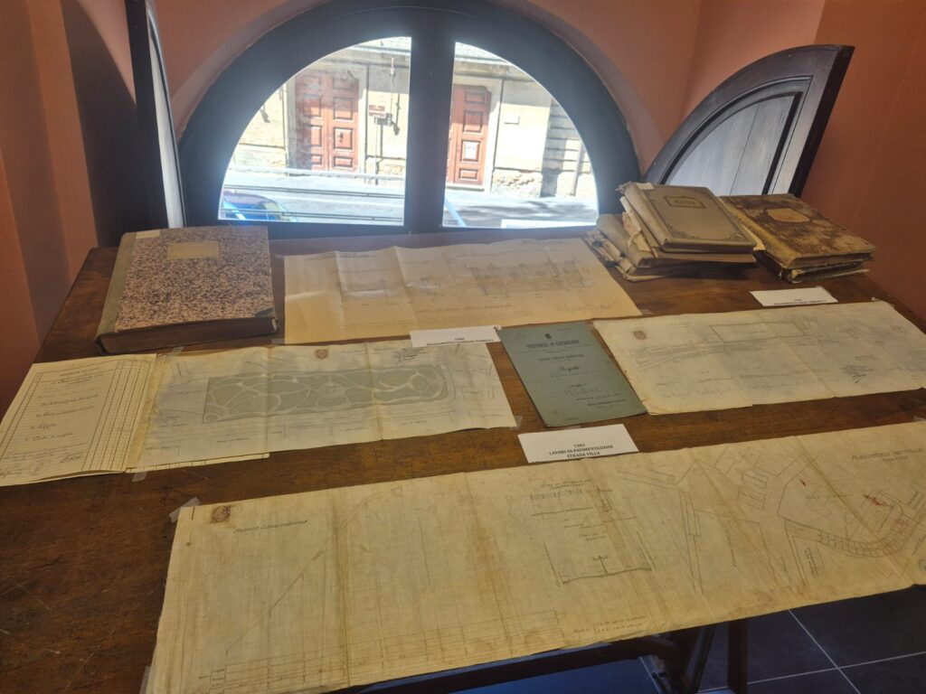L’Archivio Storico Comunale apre le porte in una domenica vissuta tra memorie, scoperte e storie di famiglia 6 WhatsApp Image 2025 10 13 at 19.34.34