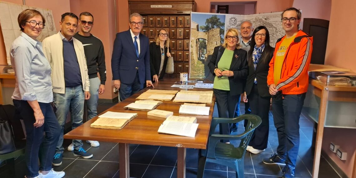 L’Archivio Storico Comunale apre le porte in una domenica vissuta tra memorie, scoperte e storie di famiglia