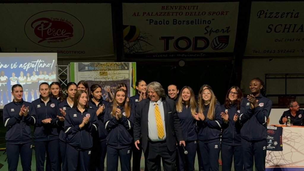 La Gipe Todo Sport in Serie B2: entusiasmo, talento e orgoglio vibonese per una nuova avventura sportiva (VIDEO) 3 WhatsApp Image 2025 10 15 at 21.52.34 1