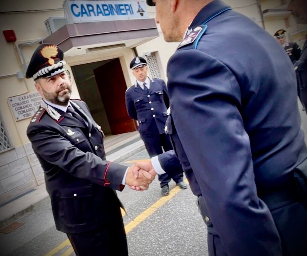 La Polizia Penitenziaria fa visita al Comando dei Carabinieri in segno di vicinanza per la morte dei tre militari 3 WhatsApp Image 2025 10 16 at 13.16.17