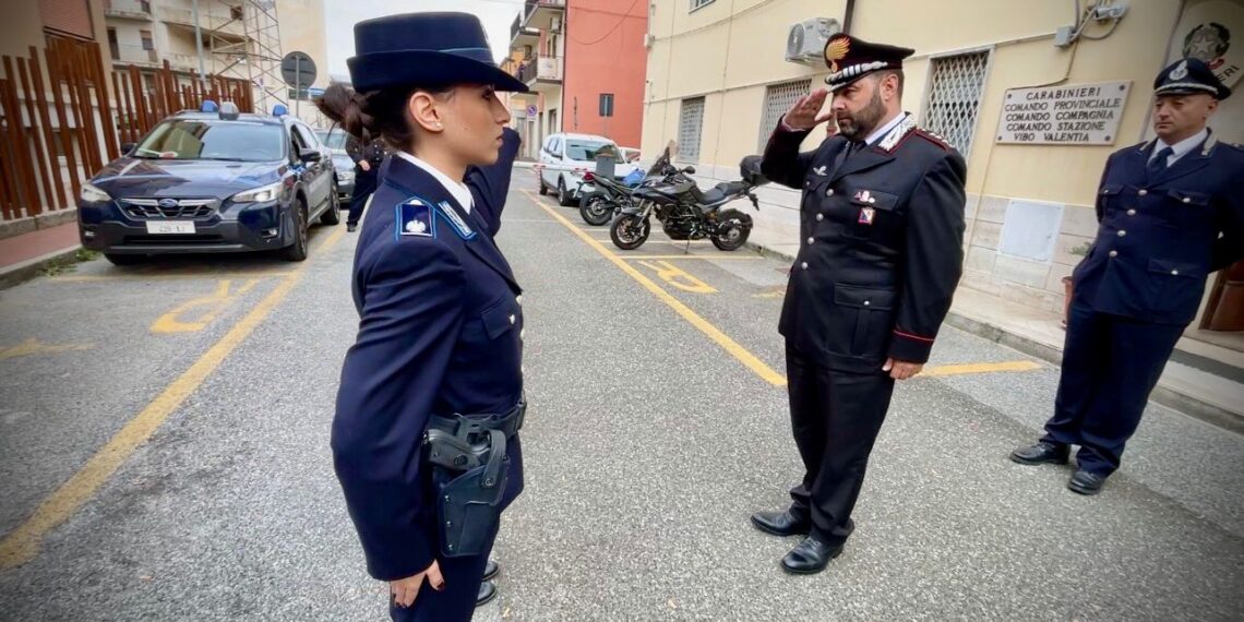 La Polizia Penitenziaria fa visita al Comando dei Carabinieri in segno di vicinanza per la morte dei tre militari