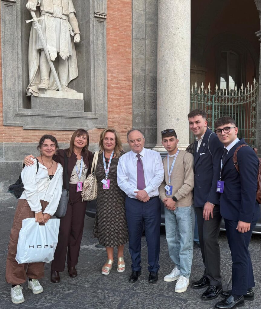 Le Consulte studentesche incontrano il Procuratore Gratteri: una lezione esclusiva in Piazza Plebiscito a Napoli 2 WhatsApp Image 2025 10 20 at 13.58.28