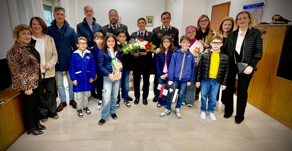 Una delegazione del Convitto Filangeri fa visita al Comando provinciale dei Carabinieri di Vibo Valentia (VIDEO) 1 WhatsApp Image 2025 10 22 at 14.09.04