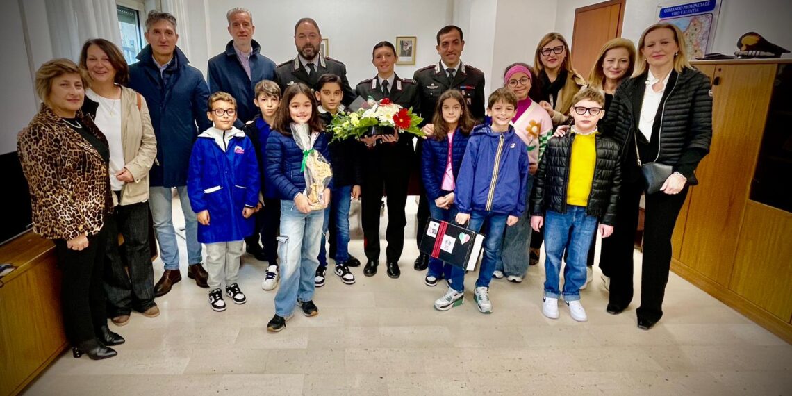 Una delegazione del Convitto Filangeri fa visita al Comando provinciale dei Carabinieri di Vibo Valentia (VIDEO)