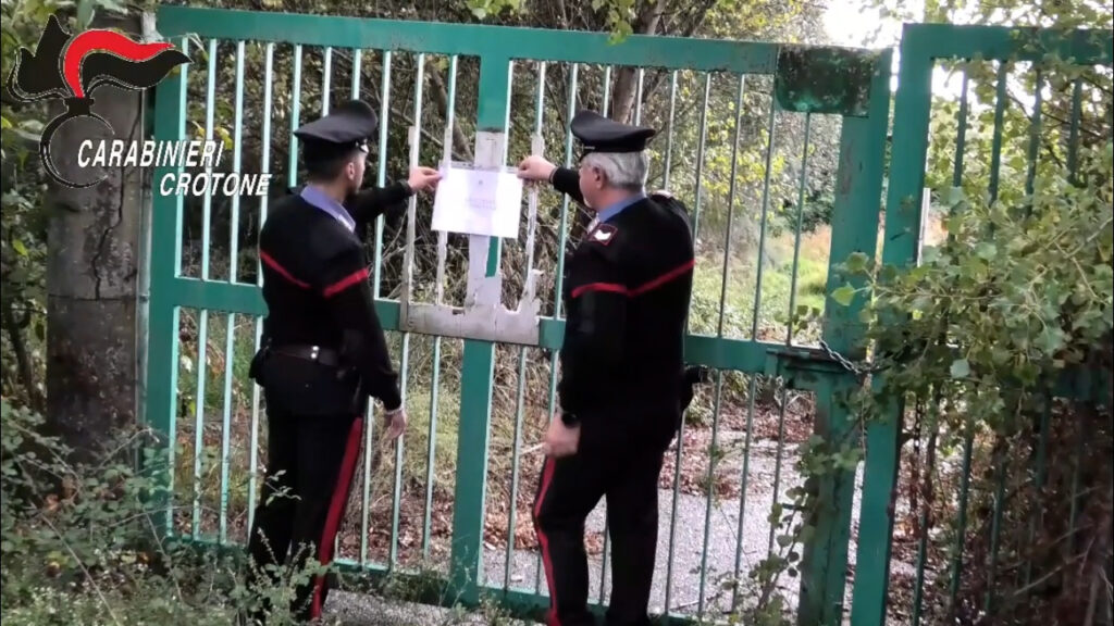 I Carabinieri hanno sequestrato i due depuratori comunali di Belvedere Spinello (VIDEO) 1 da mettere su dvd.00 01 30 10.Immagine1358