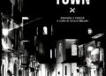 “Ghost Town Immagini e parole” di Giulio Bellini. Il silenzio che parla: la memoria come atto di resistenza 2 “Ghost Town Immagini e parole” di Giulio Bellini. Il silenzio che parla: la memoria come atto di resistenza