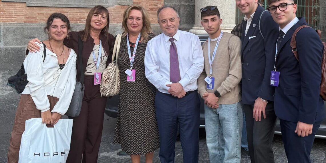 Le Consulte studentesche incontrano il Procuratore Gratteri: una lezione esclusiva in Piazza Plebiscito a Napoli 1 Le Consulte studentesche incontrano il Procuratore Gratteri: una lezione esclusiva in Piazza Plebiscito a Napoli