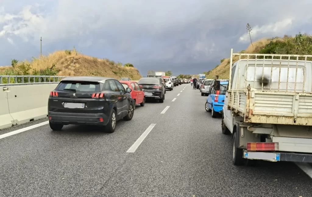 Traffico bloccato per un incidente tra Catona e Villa San Giovanni 1 incidente a2 catona villa san giovanni