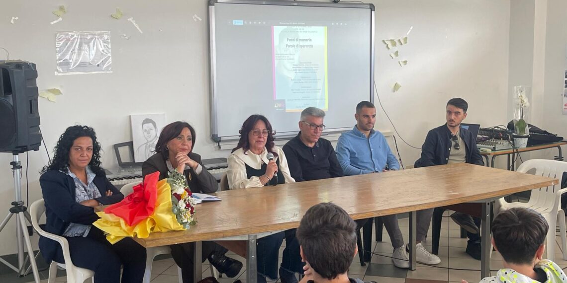 “Passi di memoria, Parole di speranza”. Alla Scuola Murmura per ricordare Francesco Vangeli 1 “Passi di memoria, Parole di speranza”. Alla Scuola Murmura per ricordare Francesco Vangeli