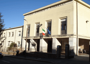 “Play! La musica nel Teatro”. A Vibo Valentia si presenta il primo manuale per studenti sull’arte scenica musicale 6 “Play! La musica nel Teatro”. A Vibo Valentia si presenta il primo manuale per studenti sull’arte scenica musicale