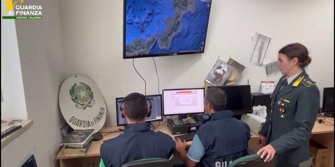 La Guardia di Finanza mette ai domiciliari uba donna cinese per sfruttamento della prostituzione (VIDEO) 1 La Guardia di Finanza mette ai domiciliari uba donna cinese per sfruttamento della prostituzione (VIDEO)