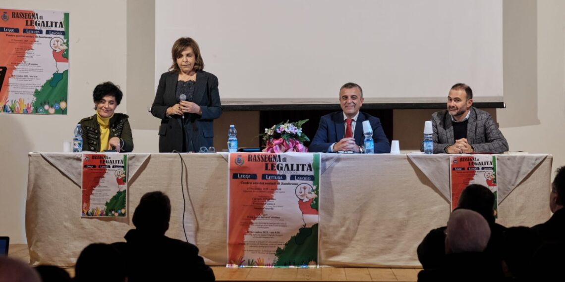 “Legge, Lettura, Lavoro”: la rassegna di legalità a Zambrone che conquista i giovani 1 “Legge, Lettura, Lavoro”: la rassegna di legalità a Zambrone che conquista i giovani