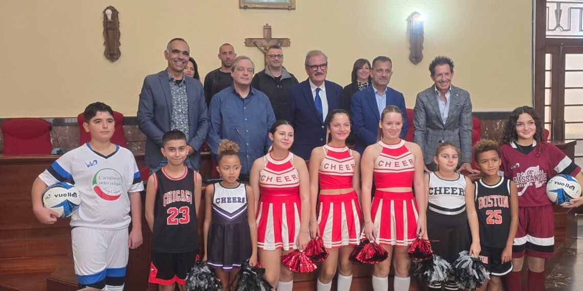 Sport, solidarietà e comunità in campo domenica al Luigi Razza. Presentata la “Partita dei sindaci” (VIDEO)