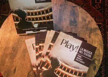 Grande successo per la presentazione di “Play! La musica nel teatro” al Liceo Morelli di Vibo Valentia 5 Grande successo per la presentazione di “Play! La musica nel teatro” al Liceo Morelli di Vibo Valentia