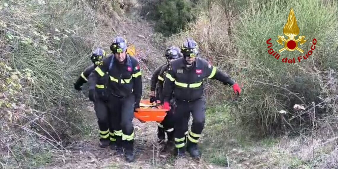Incidente sul lavoro nel cirotano, un morto e due feriti gravi (VIDEO) 1 Incidente sul lavoro nel cirotano, un morto e due feriti gravi (VIDEO)