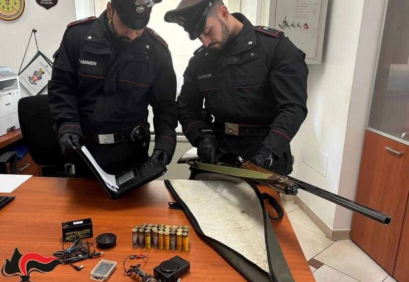 Sorpreso a cacciare illegalmente con richiamo acustico: denunciato dei Carabinieri 1 Sorpreso a cacciare illegalmente con richiamo acustico: denunciato dei Carabinieri
