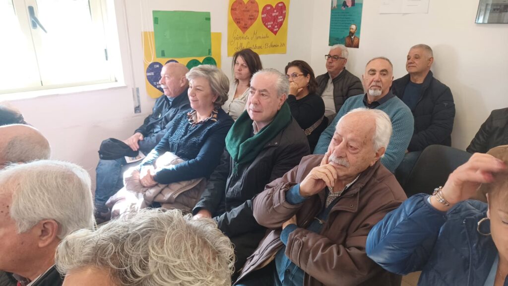 L'UIR di Vibo Valentia regala la Bandiera Italiana all'associazione Il Dono di Jonadi (VIDEO) 5 WhatsApp Image 2025 11 22 at 10.28.30 1