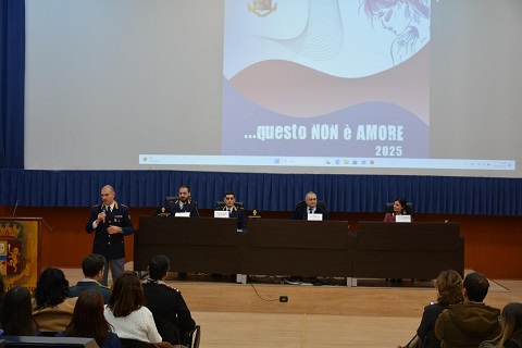 "Questo non è amore", alla Scuola Allievi Agenti della Polizia, un incontro con studenti ed atleti 4 WhatsApp Image 2025 11 25 at 16.33.08 1