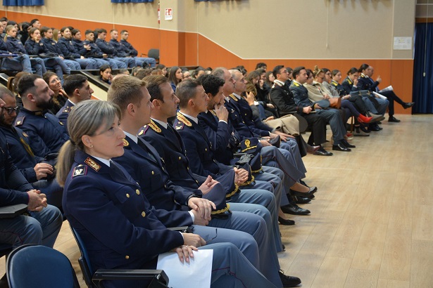 "Questo non è amore", alla Scuola Allievi Agenti della Polizia, un incontro con studenti ed atleti 6 WhatsApp Image 2025 11 25 at 16.33.08 2