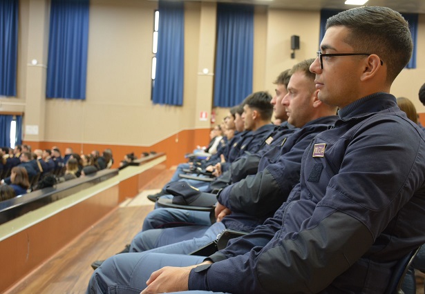 "Questo non è amore", alla Scuola Allievi Agenti della Polizia, un incontro con studenti ed atleti 8 WhatsApp Image 2025 11 25 at 16.33.09 1
