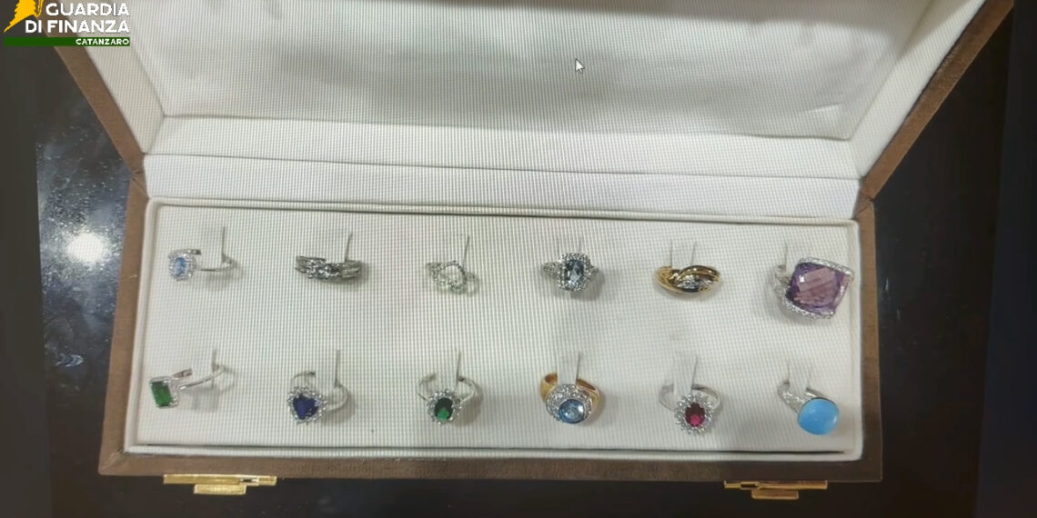 Scoperto a Soverato un compro oro abusivo (VIDEO)