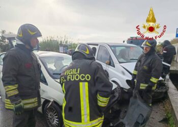 Il bilancio dell'incidete di questa mattina sulla SS 106 è di quattro feriti 6 Il bilancio dell’incidete di questa mattina sulla SS 106 è di quattro feriti