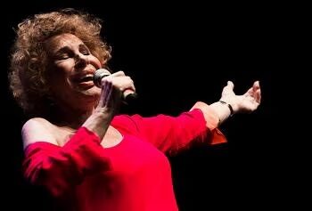 L’arte vive oltre la morte degli artisti. La scomparsa di Ornella Vanoni 6 L’arte vive oltre la morte degli artisti. La scomparsa di Ornella Vanoni