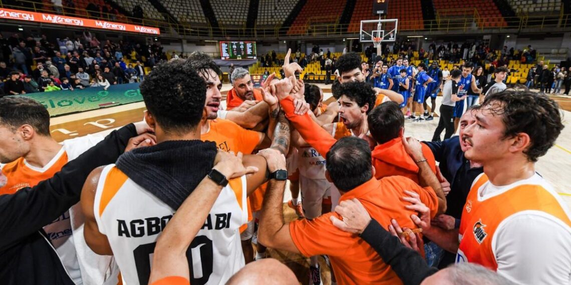 Basket, una splendida Redel Reggio Calabria batte la capolista Virtus Ragusa (VIDEO) 1 Basket, una splendida Redel Reggio Calabria batte la capolista Virtus Ragusa (VIDEO)