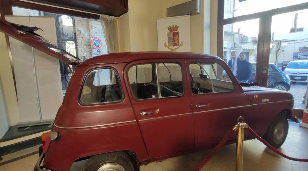 L’Italia non si salverà, l’Europa non nascerà, se continueremo a cancellare la memoria del dolore 1 Quella Renault Quattro Rossa, oggi a Catanzaro, e il racconto della tragedia Moro che ancora domanda