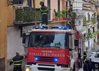 Anziana colta da malore in casa a Rossano salvata dai Vigili del Fuoco 4 Anziana colta da malore in casa a Rossano salvata dai Vigili del Fuoco