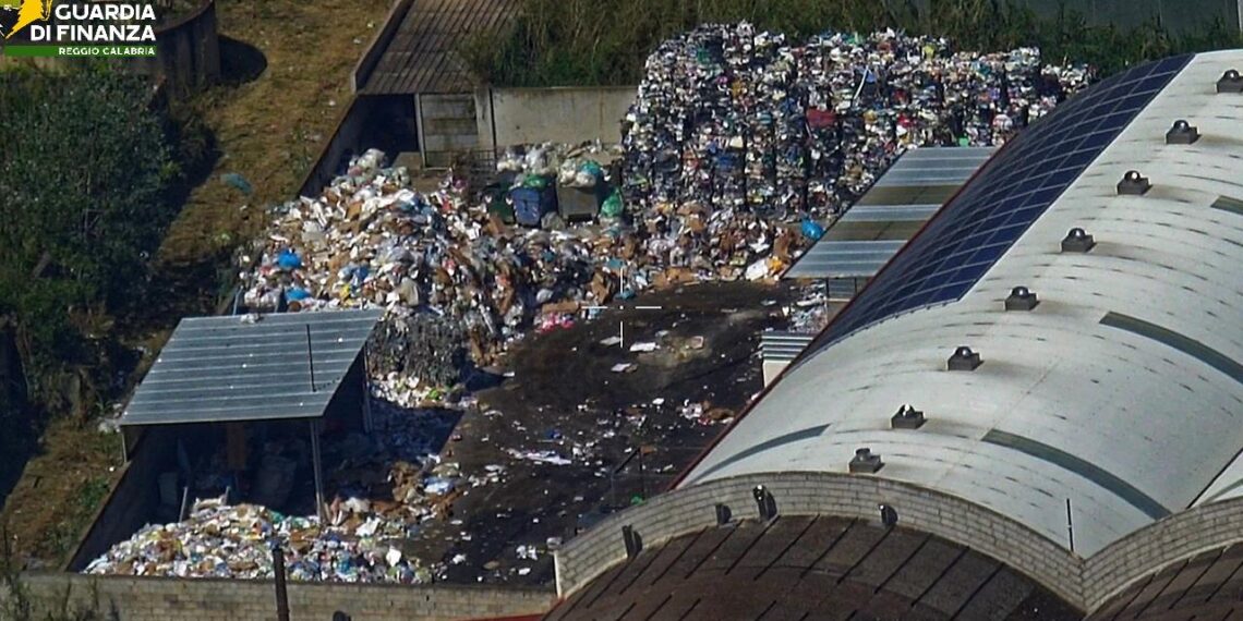 Sequestrata una discarica abusiva di rifiuti pericolosi