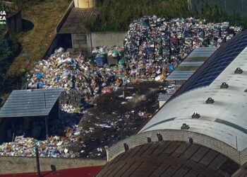 Sequestrata una discarica abusiva di rifiuti pericolosi 3 Sequestrata una discarica abusiva di rifiuti pericolosi