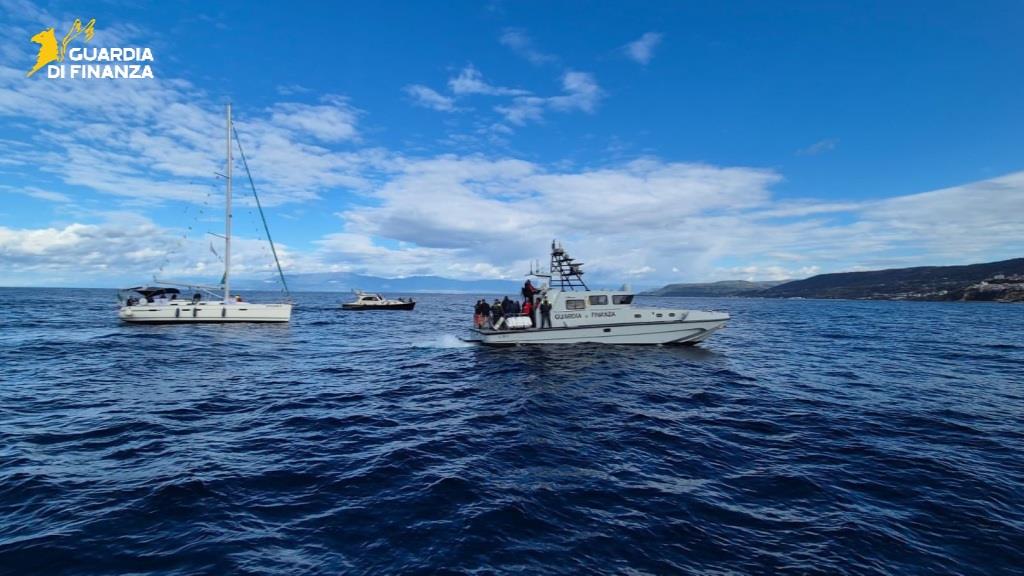 La Guardia di Finanza e il “Circolo Velico Santa Venere” insieme per una giornata speciale 9 02122025 083937 vs251202 003