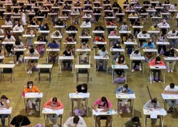 Medici che mancano, barriere che aumentano: il paradosso della formazione italiana