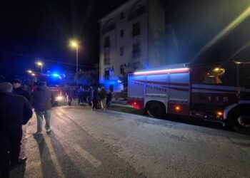 Una donna di 73 anni ha perso la vita a causa di un incendio che ha distrutto la sua abitazione