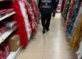 Sequestrati a Crotone oltre 16.000 articoli natalizi non conformi agli standard di sicurezza (VIDEO)
