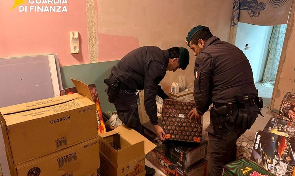 Sequestrata 1 tonnellata di fuochi d’artificio illegale in 2 depositi clandestini