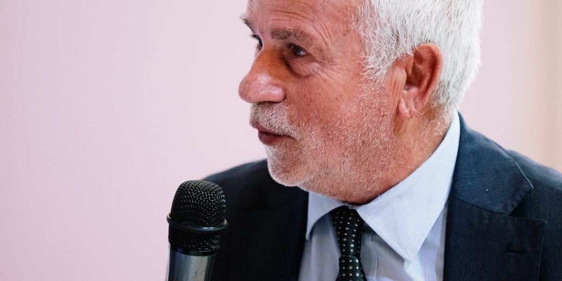 Lavori sui marciapiedi di viale Affaccio, l'assessore al ramo chiarisce, ma le polemiche non si placano. Anzi... 1 Lavori sui marciapiedi di viale Affaccio, l’assessore al ramo chiarisce, ma le polemiche non si placano. Anzi…