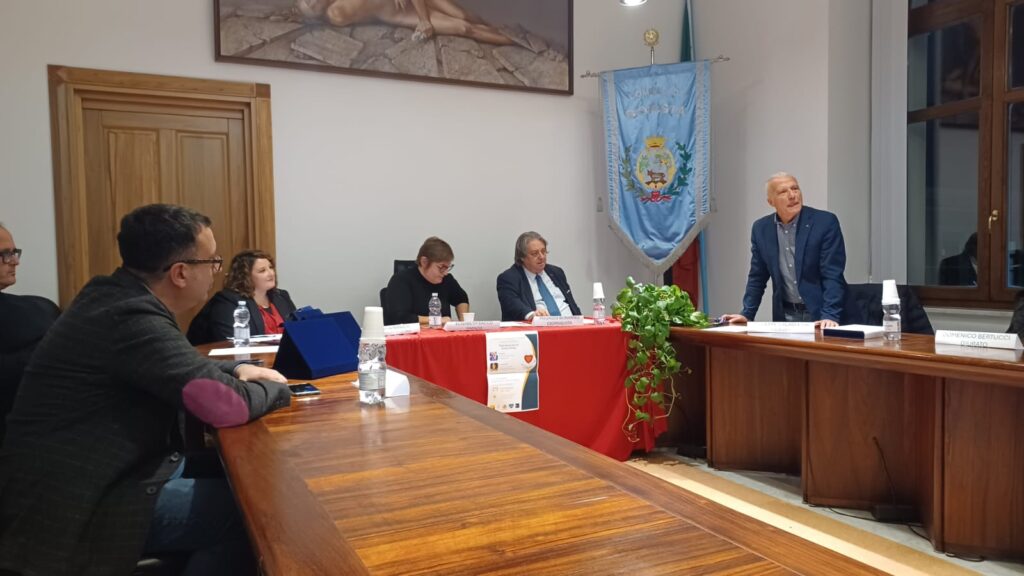 Borgia, premiati i vincitori della II edizione del Premio Letterario Egidio Chiarella (VIDEO) 3 WhatsApp Image 2025 11 29 at 17.59.34 1