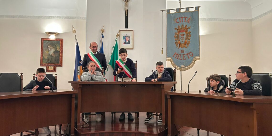 Mileto, si è insediato il Sindaco Baby